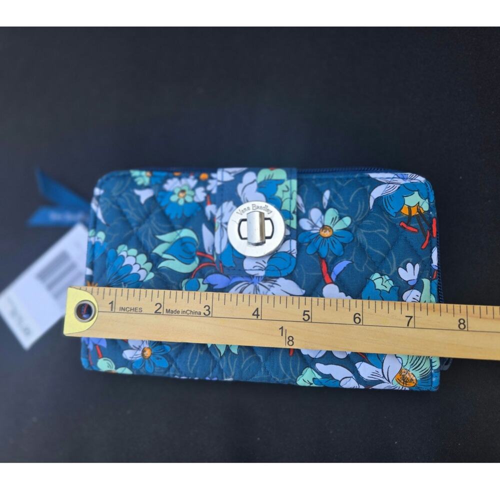 Vera Bradley RDIF Turn Lock Wallet Floral Bursts NWT - Picture 9 of 11